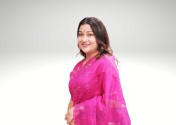 একের পর এক দুর্ঘটনায় দীপা খন্দকার