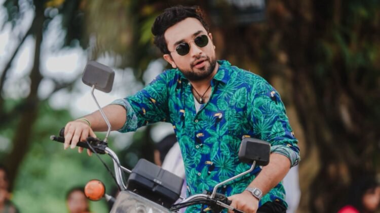মেরিন ড্রাইভে বাইক দুর্ঘটনার শিকার জোভান