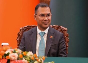 ঢাকা বিশ্ববিদ্যালয়ের ১০৫তম প্রতিষ্ঠাবার্ষিকীতে প্রধানমন্ত্রীর শুভেচ্ছা
বিস্তারিত: 
#news #banglaflow #বাংলাফ্লো