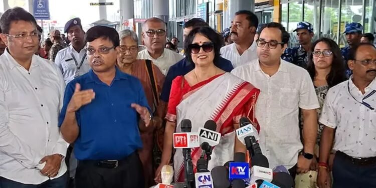 দুই দশক পর কলকাতায় তসলিমা