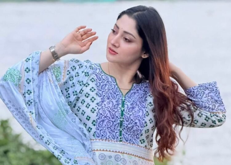 মার্কিন প্রবাসীর সঙ্গে পূজা চেরির বাগদানের গুঞ্জন!