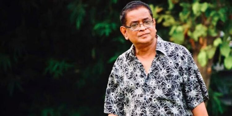 কালজয়ী স্রষ্টা হুমায়ূন আহমেদের প্রয়াণ দিবস আজ