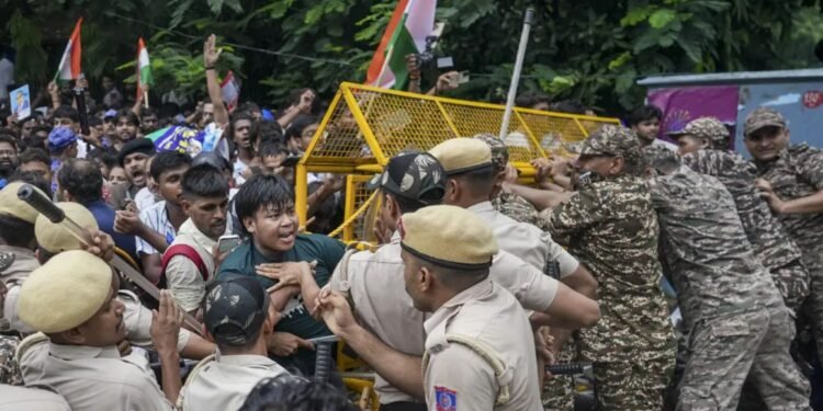 দিল্লিতে সিজেপির পদযাত্রায় পুলিশের লাঠিচার্জ, ছত্রভঙ্গ আন্দোলনকারীরা