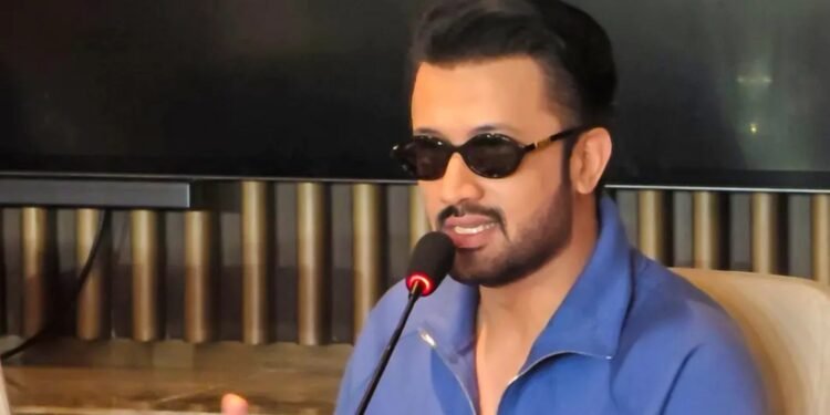 পৃথিবীর যেখানেই যাই, বাংলাদেশের খাবারের প্রশংসা করি : আতিফ আসলাম