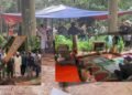 সোহরাওয়ার্দী উদ্যানে বুলডোজার দিয়ে ভাঙা হচ্ছে অবৈধ স্থাপনা