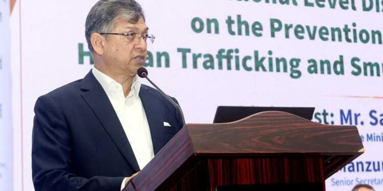 মানবপাচার ও অভিবাসী চোরাচালান দমনে নতুন আইন মাইলফলক: স্বরাষ্ট্রমন্ত্রী