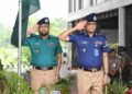 গাঢ় নীল শার্ট ও খাকি প্যান্ট: নতুন পোশাকে ফিরল পুলিশ
বিস্তারিত: 
#news #banglaflow #বাংলাফ্লো