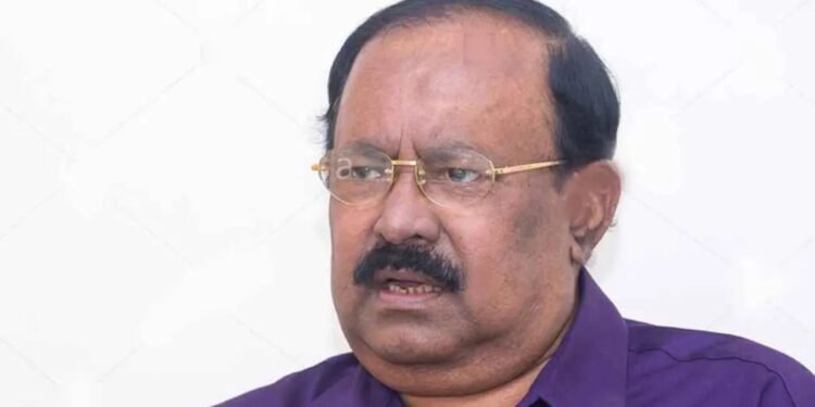 শিল্পী সমিতির নির্বাচন: এফডিসির পরিবেশ নিয়ে অভিভূত কাজী হায়াৎ
