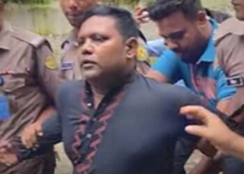 ধানমন্ডি ৩২ নম্বরে ফুল দিতে গিয়ে আটক ১
