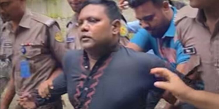 ধানমন্ডি ৩২ নম্বরে ফুল দিতে গিয়ে আটক ১