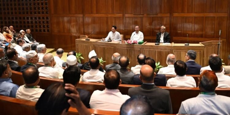 সংসদে সরকারদলীয় এমপিদের নিয়ে বৈঠকে প্রধানমন্ত্রী তারেক রহমান