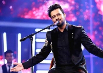 খ্যাতি ও সাফল্যের চাপ নিয়ে খোলামেলা কথা বললেন আতিফ আসলাম