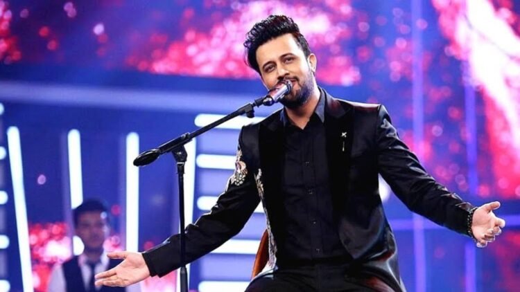খ্যাতি ও সাফল্যের চাপ নিয়ে খোলামেলা কথা বললেন আতিফ আসলাম