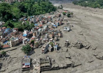 বন্যাবিধ্বস্ত নেপালের পুনর্গঠনে লাগবে ৪-৫ বিলিয়ন ডলার: অর্থমন্ত্রী