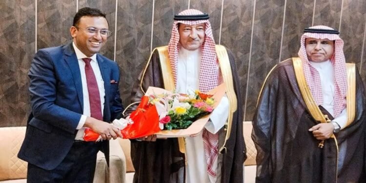 পররাষ্ট্রমন্ত্রী ও স্বরাষ্ট্রমন্ত্রীর সঙ্গে সৌদি উপ-পররাষ্ট্রমন্ত্রীর বৈঠক চলছে