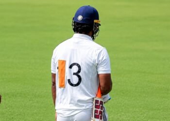 টেপ দিয়ে জার্সির নম্বর ঢেকে সমালোচনায় ১৫ বছরের বৈভব