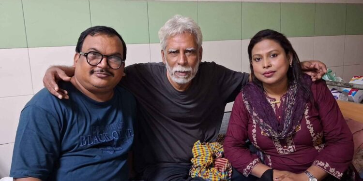অভিনেতা রিফাতকে দেখতে ঢাকা মেডিকেলে অভিনয়শিল্পী সংঘের প্রতিনিধিরা