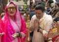 স্ত্রীকে রেখে 'তরুণী' সঙ্গিনীকে নিয়ে ফ্রেমবন্দী গোবিন্দ