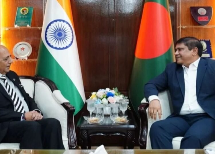 প্রতিরক্ষা উপদেষ্টার সঙ্গে ভারতীয় হাইকমিশনারের সাক্ষাৎ