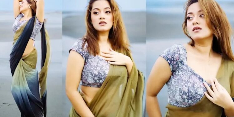 সৈকতে শাড়ির সাজে উষ্ণতা ছড়ালেন চিত্রনায়িকা দীঘি