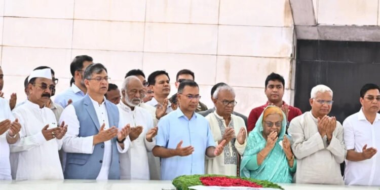 বিএনপির ৪৮ বছর: বাবা-মায়ের সমাধিতে প্রধানমন্ত্রী তারেক রহমানের শ্রদ্ধা