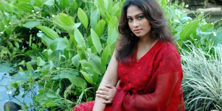 পর্দার আড়ালে থাকলেও জন্মদিনে ভক্তদের ভালোবাসায় পপি