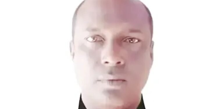 এক্সপ্রেসওয়েতে হত্যা: টাকার বান্ডিল দেখে হত্যার ছক কষে বাসের স্টাফরাএক্সপ্রেসওয়েতে হত্যা: টাকার বান্ডিল দেখে হত্যার ছক কষে বাসের স্টাফরা