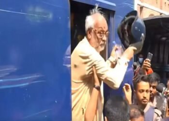 ‘পুলিশের গুলি খাবো, তবু হেলমেট পরবো না’: আদালতে ক্ষোভ ঝাড়লেন আখতারুজ্জামান