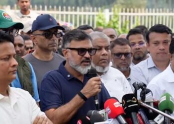 ফুটপাত পুনর্দখল রোধে কঠোর অবস্থান: হকার ও ডেঙ্গুমুক্ত নগরী গড়ার প্রত্যয় ডিএনসিসির