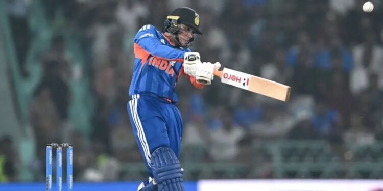 বিশ্ব রেকর্ড গড়লেন অভিষেক শর্মা
