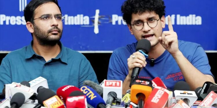 নিষেধাজ্ঞা অমান্য করে যন্তর মন্তরে বিক্ষোভ : সিজেপির ২ শীর্ষনেতা আটক