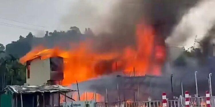 কক্সবাজারের ইনানীতে রিসোর্টে আগুন, ৫ জনের মরদেহ উদ্ধার