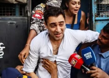 মুম্বাই পুলিশের নির্দেশের বিরুদ্ধে আদালতের দ্বারস্থ বলিউড অভিনেতা ইমরান খান
