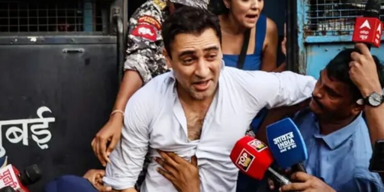 মুম্বাই পুলিশের নির্দেশের বিরুদ্ধে আদালতের দ্বারস্থ বলিউড অভিনেতা ইমরান খান
