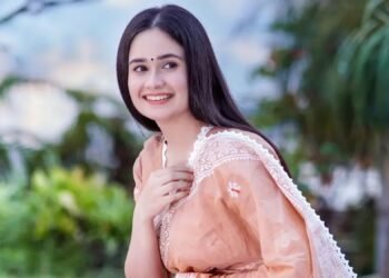 ঐশীর নামে ভুয়া ফেসবুক অ্যাকাউন্ট: সাইবার অপরাধে কড়া বার্তা!